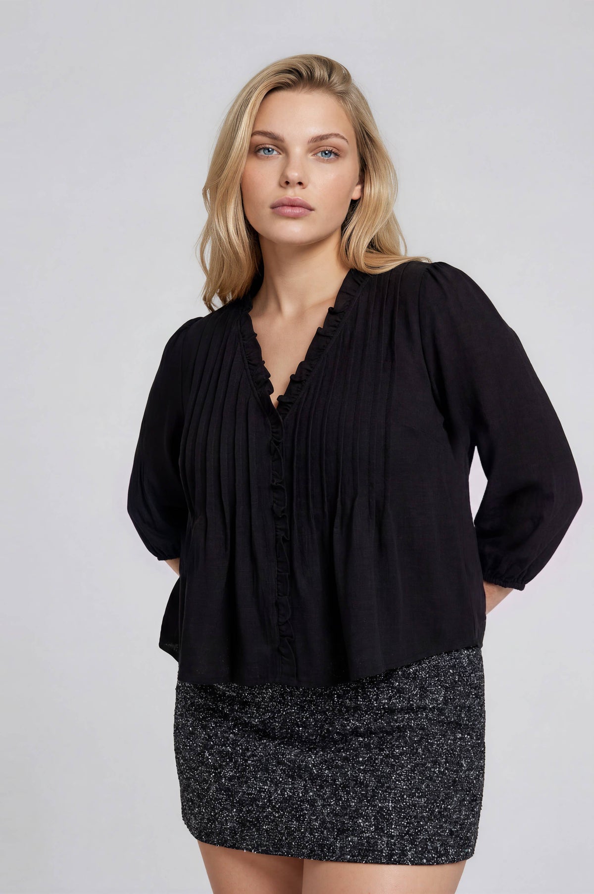 PLUS 3/4 SLEEVE RUFFLE TRIM PINTUCK DETAIL BLOUSE: BLACK