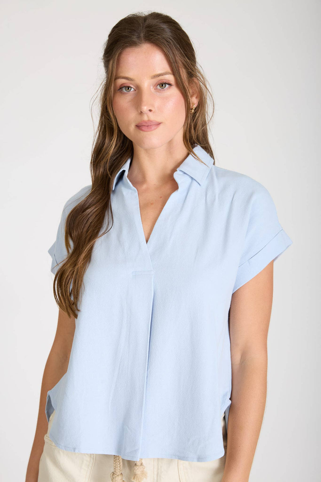 COLLARED SPLIT NECK CUFF SLEEVE U HEM LINEN TOP: BLUE
