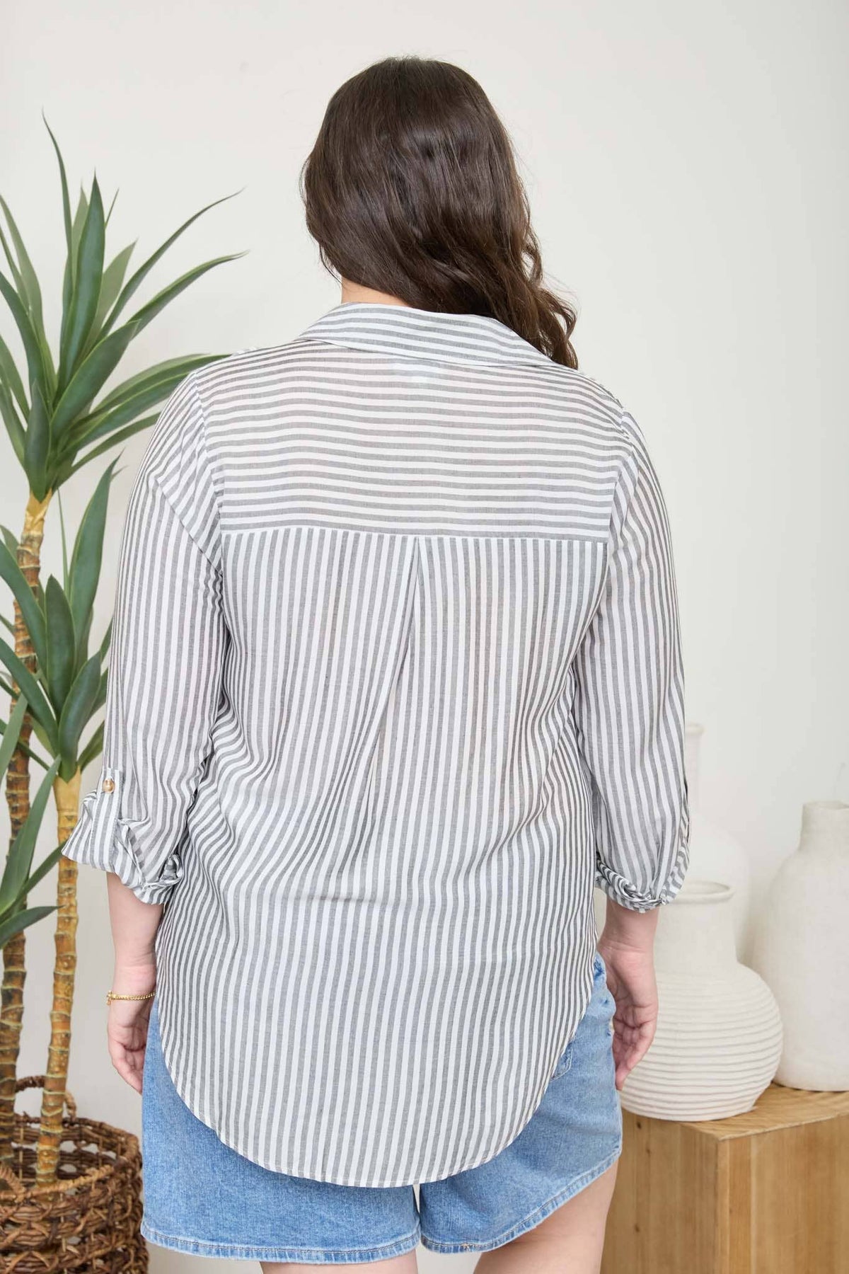 PLUS STRIPE COLLARED BUTTON DOWN LIGHTWEIGHT SHIRT : BLACK