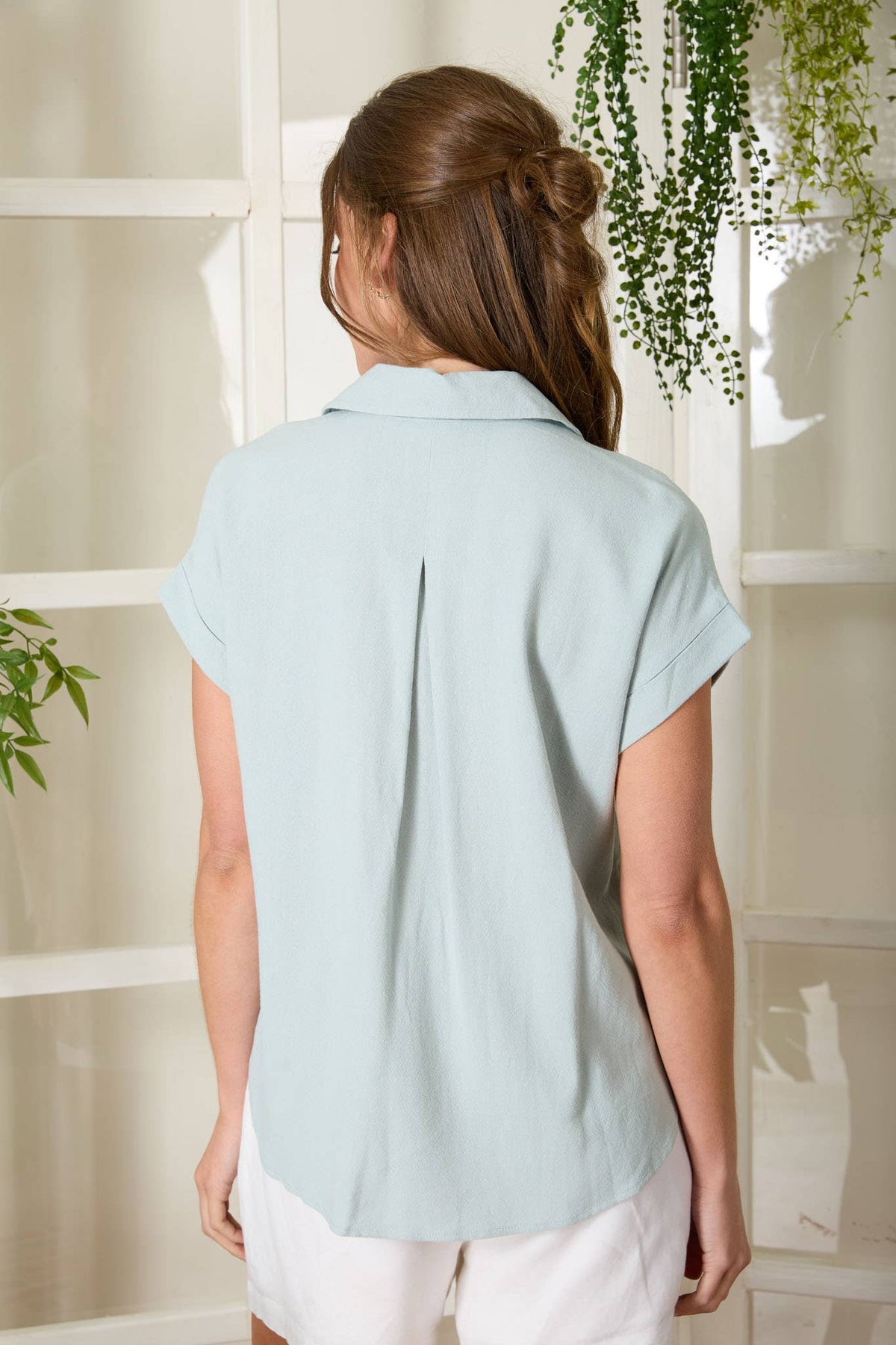 COLLARED SPLIT NECK CUFF SLEEVE U HEM LINEN TOP: BLUE